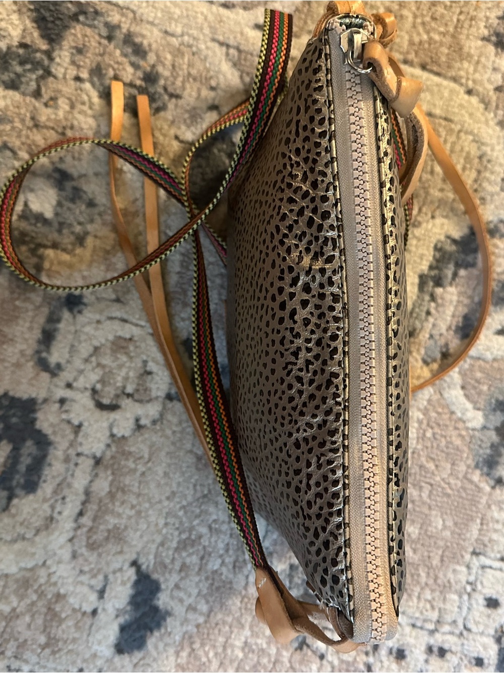 Wesley Midtown Crossbody - Picture 3 of 7